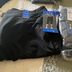 Lot of 8 NWT LARGE BLACK KIRKLAND SIGNATURE CAPRIS